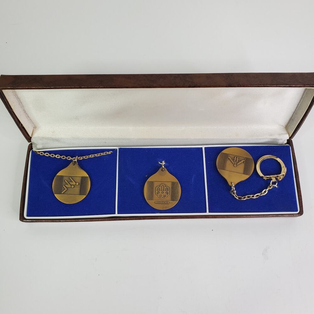 Wm. Wrigley Jr Company 1976 Olympic Game Necklace & Key Chain NEW in Box